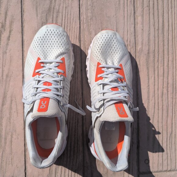On Cloud sneakers - Picture 1 of 10